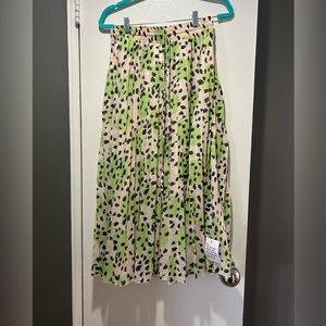 Asos design size 8 midi skirt in green and cream leopard print.